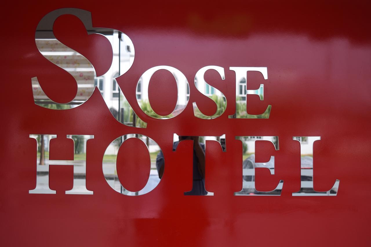 S Rose Hotel Szepang Kültér fotó