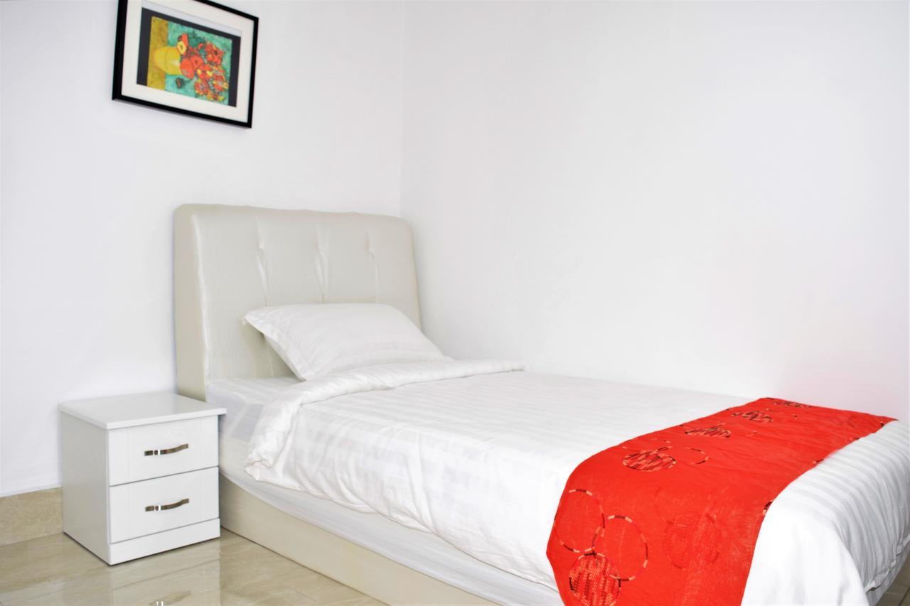 S Rose Hotel Szepang Kültér fotó