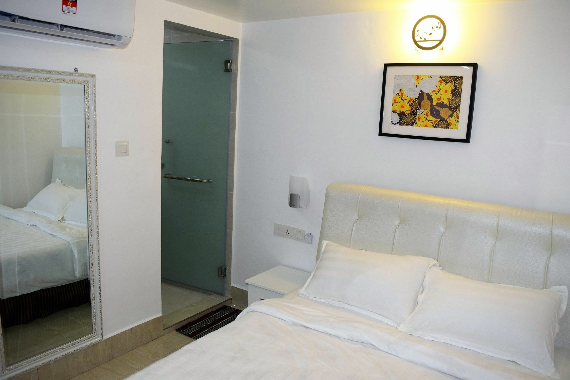 S Rose Hotel Szepang Kültér fotó